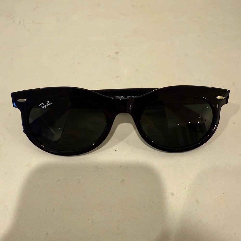 Ray-Ban Wayfarer Way (RB2242) – Black Frame, Green Lenses